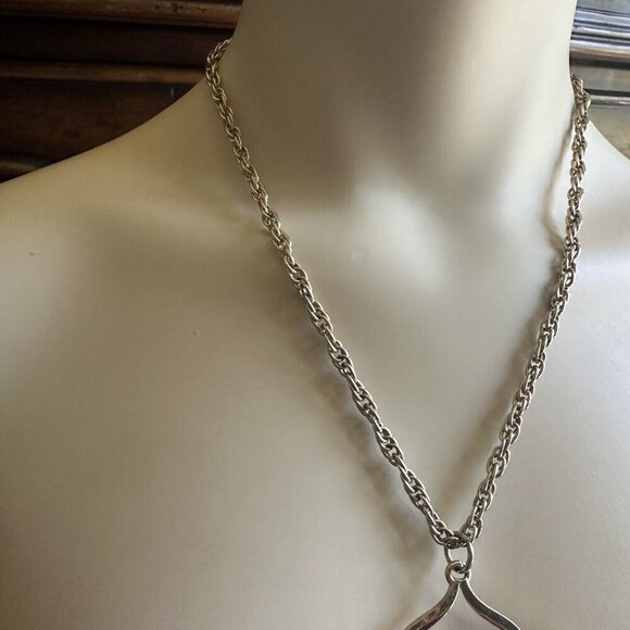 Vintage MCM Necklace Gold Tone Floral Fluted Dangle Pendant Fashion 19" Chain - Picture 4 of 7